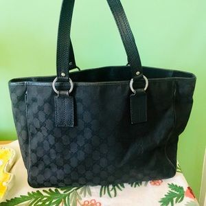 Authentic Gucci GG Signature tote black